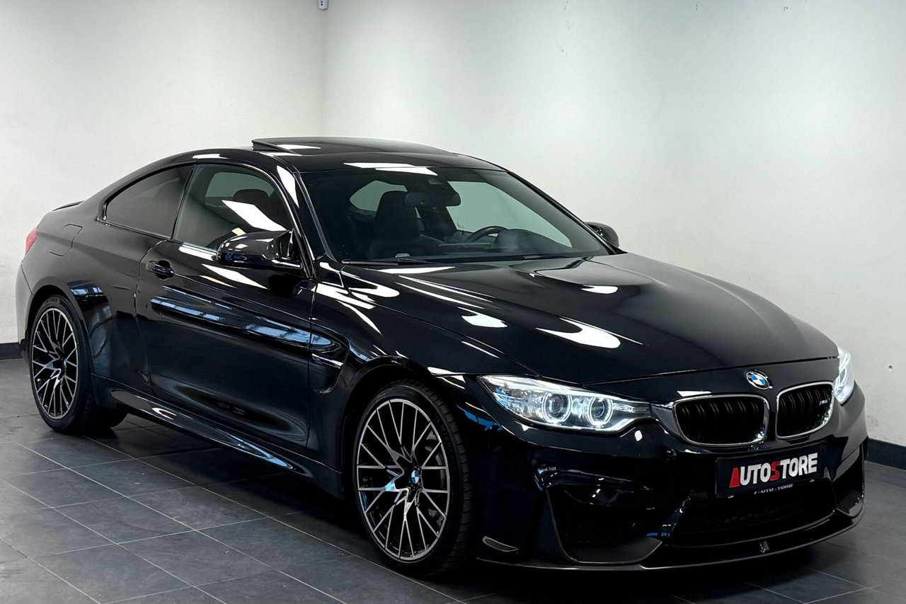 2015 BMW M4 Coupé Taklucka M-drivers package Navi DCT 431hk