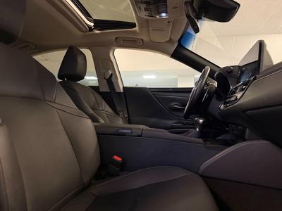 2022 Lexus ES 300h 2.5 E-CVT Limited Edt *Taklucka*Skinn*Navi*B-kam – bild 16