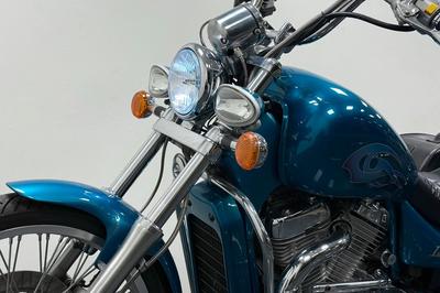 1995 Suzuki Intruder vs600gl motivlack Nybes Sidoväska Hemleverans Pris – bild 9