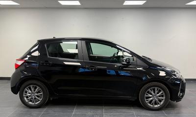 2020 Toyota Yaris 5-dörrar 1.5VVT-ie *Moms*B-kamera*Carplay*Aut*2700Mil* – bild 3