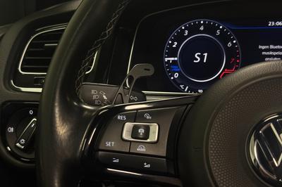 2017 Volkswagen Golf R 2.0 TSI Panorama Dynaudio Cockpit – bild 17