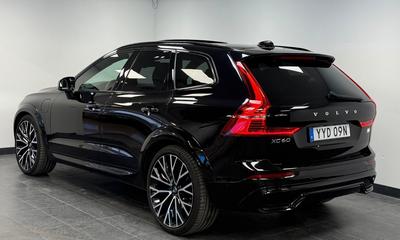 2022 Volvo XC60 Recharge T8 AWD R-Design Pro Edition III · Pano · B&W · Luft – bild 2