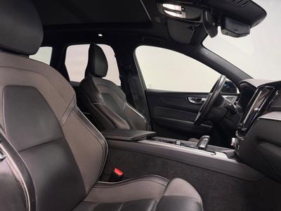 2022 Volvo XC60 Recharge T8 AWD R-Design Pro Edition III · Pano · B&W · Luft – bild 12